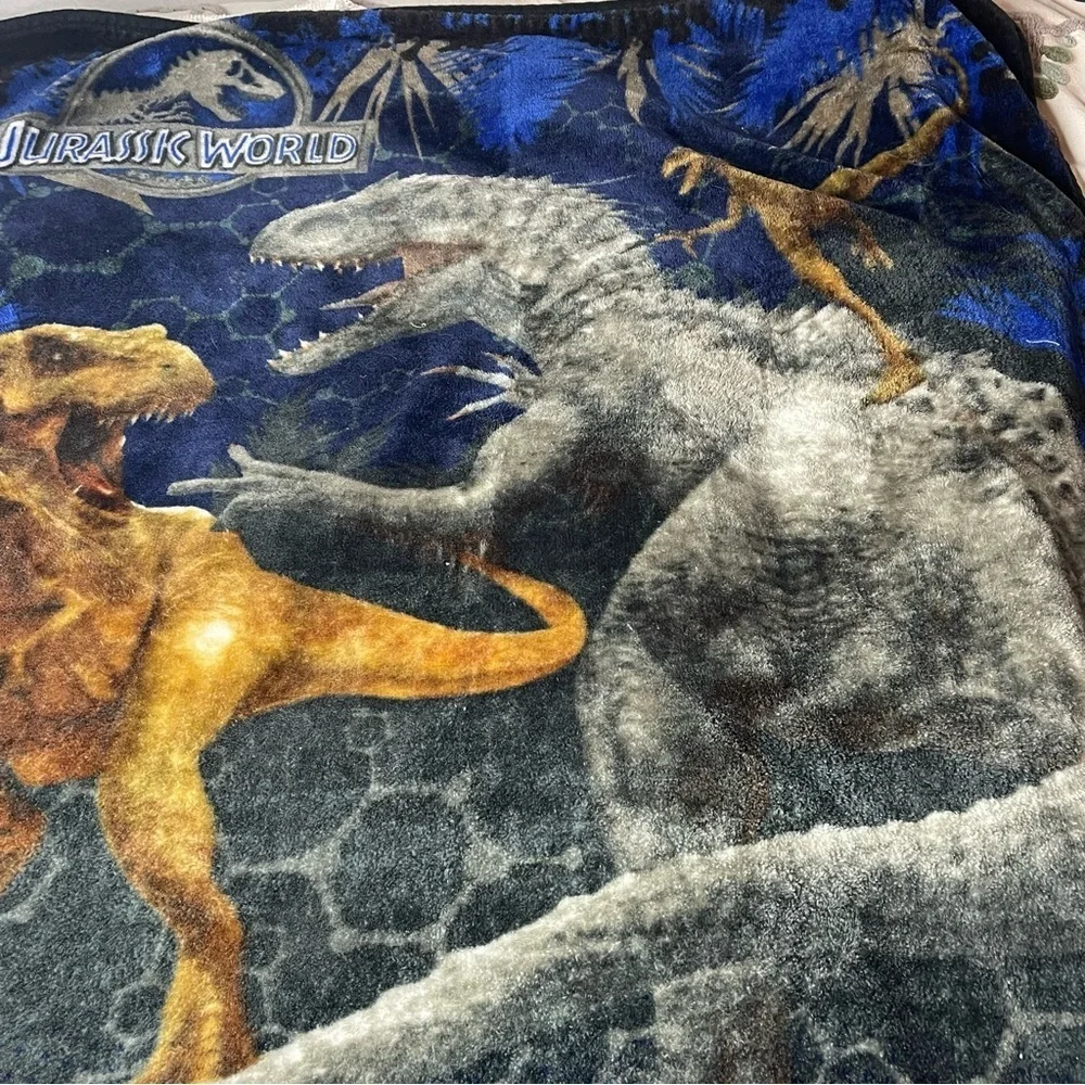 Jurassic World Dinosaur Plush Throw Blanket T-Rex Indominus Rex Blue 46x35